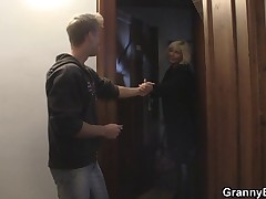 Blonde granny allows him drill her old cunt