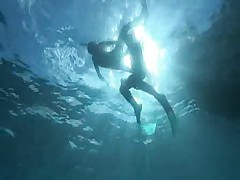 Hotlegs-sex under water