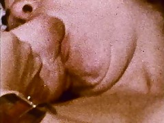 Linda Lovelace 8mm Loop - Open pussy, insert foot!
