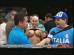 Hot chick, hot boobs... makes for great news reporting